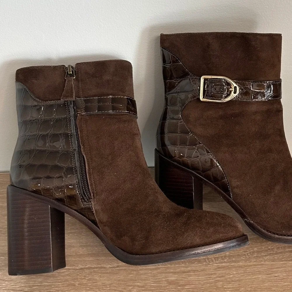 Johnston & Murphy Brown Suede Croc Leather Ankle Boots 8M Equestrian Chic Luxury